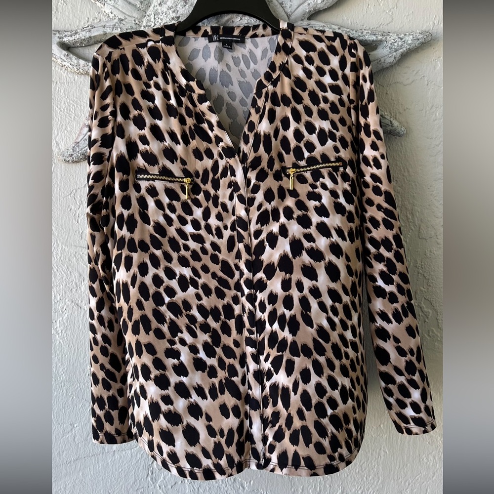 INC International Concepts Ombré Cheetah Zip Pocket Long Sleeve Top Women’s - Picture 2 of 14
